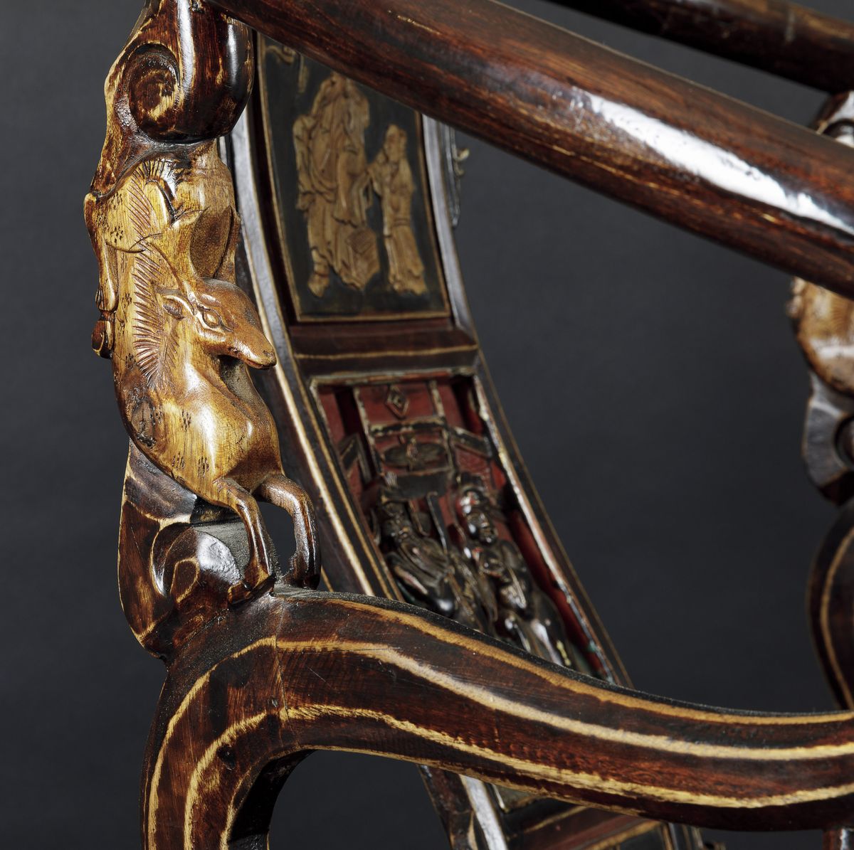 Coppia di Sedie in Legno Laccato con Schienali Decorati con Scene di Vita Comune, Cina, Dinastia ...