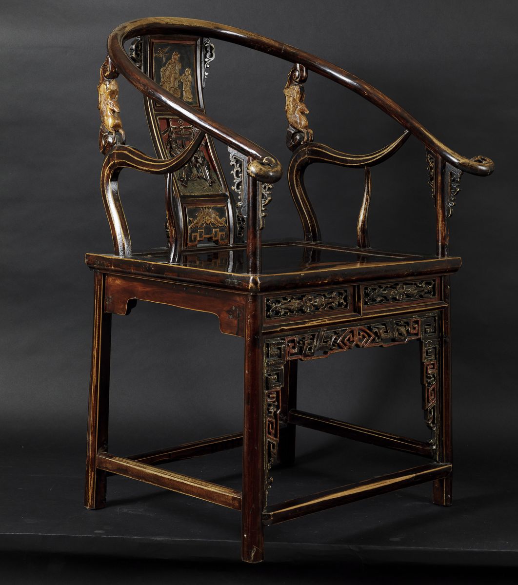 Coppia di Sedie in Legno Laccato con Schienali Decorati con Scene di Vita Comune, Cina, Dinastia ...