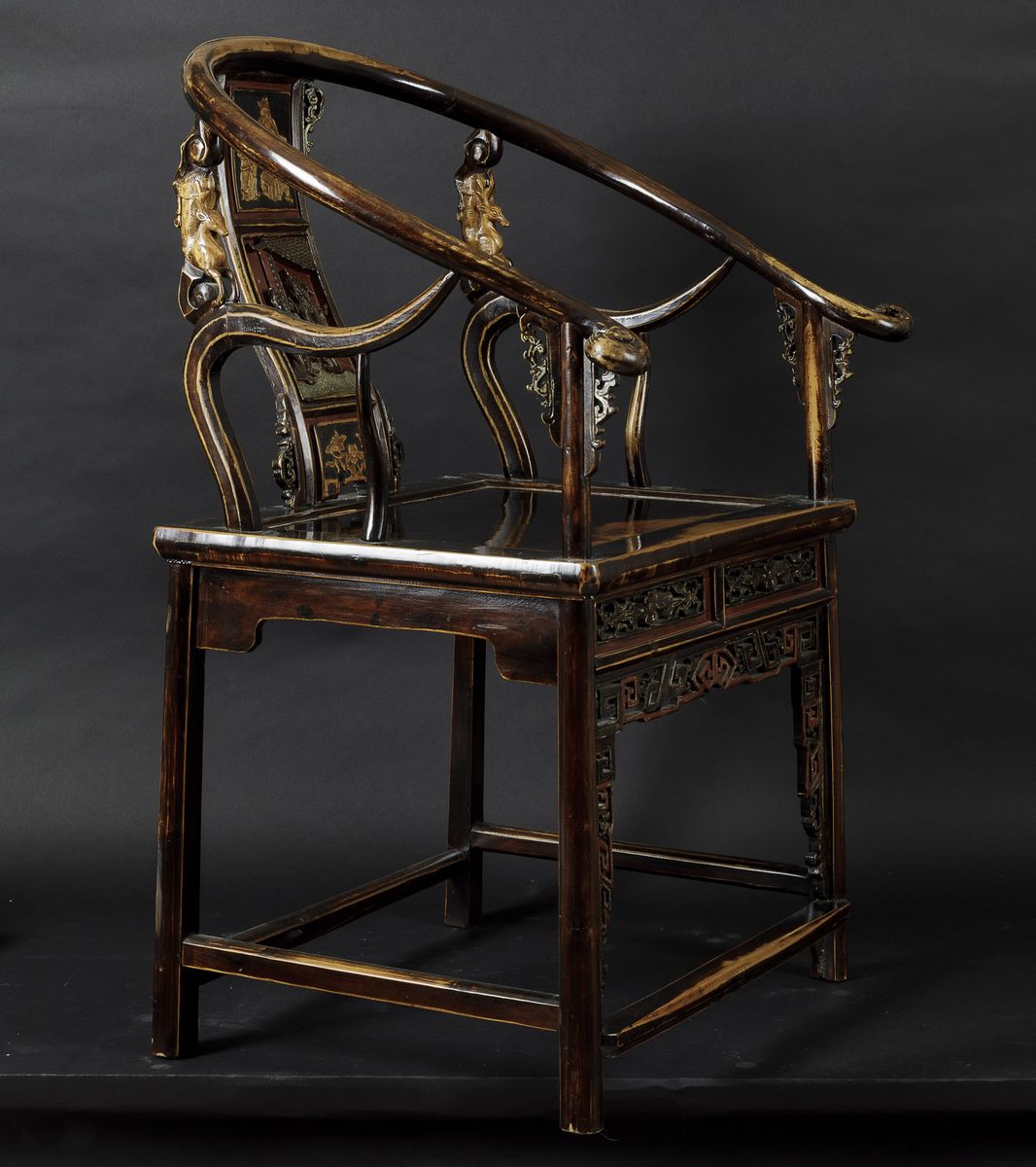 Coppia di Sedie in Legno Laccato con Schienali Decorati con Scene di Vita Comune, Cina, Dinastia ...