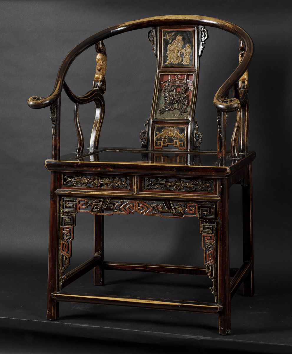 Coppia di Sedie in Legno Laccato con Schienali Decorati con Scene di Vita Comune, Cina, Dinastia ...