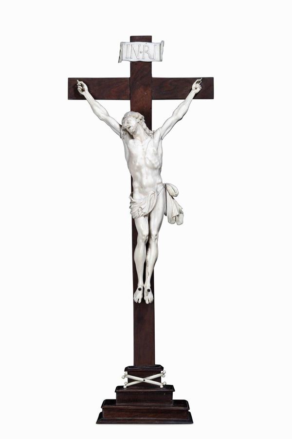 Cristo Vivo Avorio scolpito e legno Scultore italiano del XVIII secolo