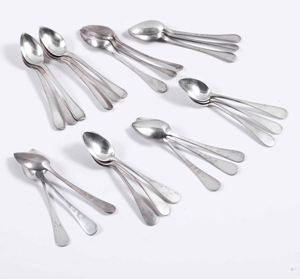Insieme di dodici cucchiaini in argento, Torino inizi XIX secolo e 12 cucchiaini in argento, argentieri differenti