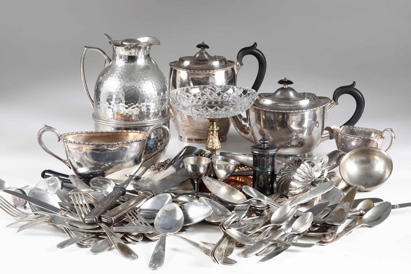 Lotto di oggetti in metallo argentato  - Auction Silvers | Cambi Time - Cambi Casa d'Aste