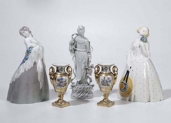 Coppia di figurine con giovani ragazze Vienna, manifattura Wiener Keramik, 1905 - 1917
