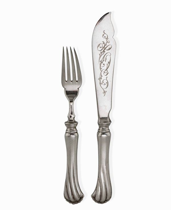 Servizio di 12 posate da pesce in argento composto da 6 forchette e 6 coltelli. Bolli di Carl Bolin (1805-1864) fornitore della Corte Imperiale Russa, Mosca 1894.