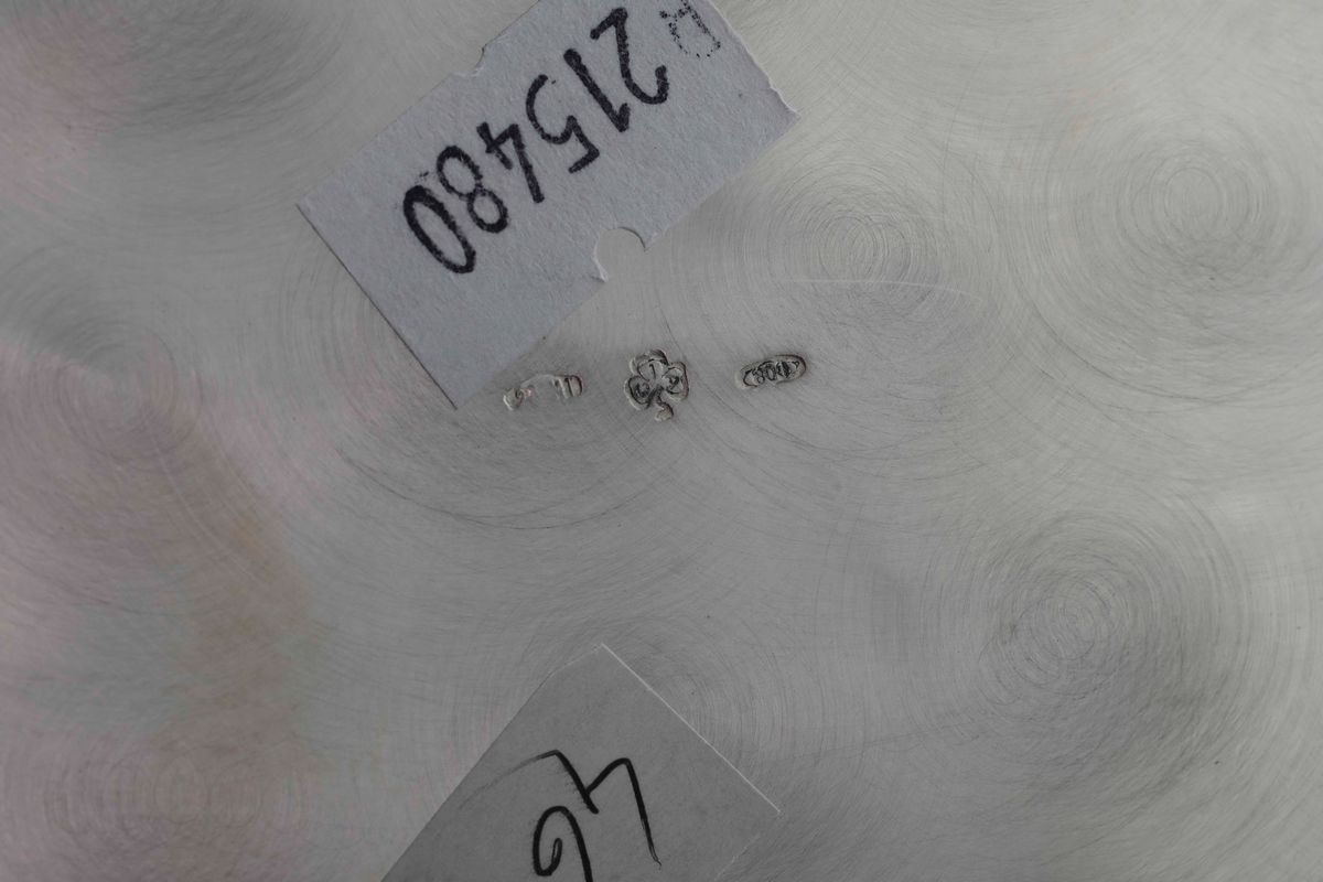 Ciotola in Argento Disegnata da Eros Genazzi a Forma di Mela Stilizzata, Epoca Anni '70