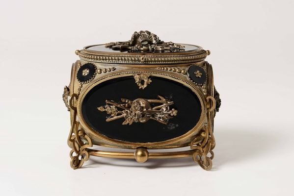 Scatola in metallo dorato e vetro, XIX secolo