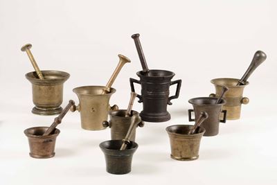Raccolta di Nove Mortai in Bronzo e Varie Leghe. Epoche Differenti