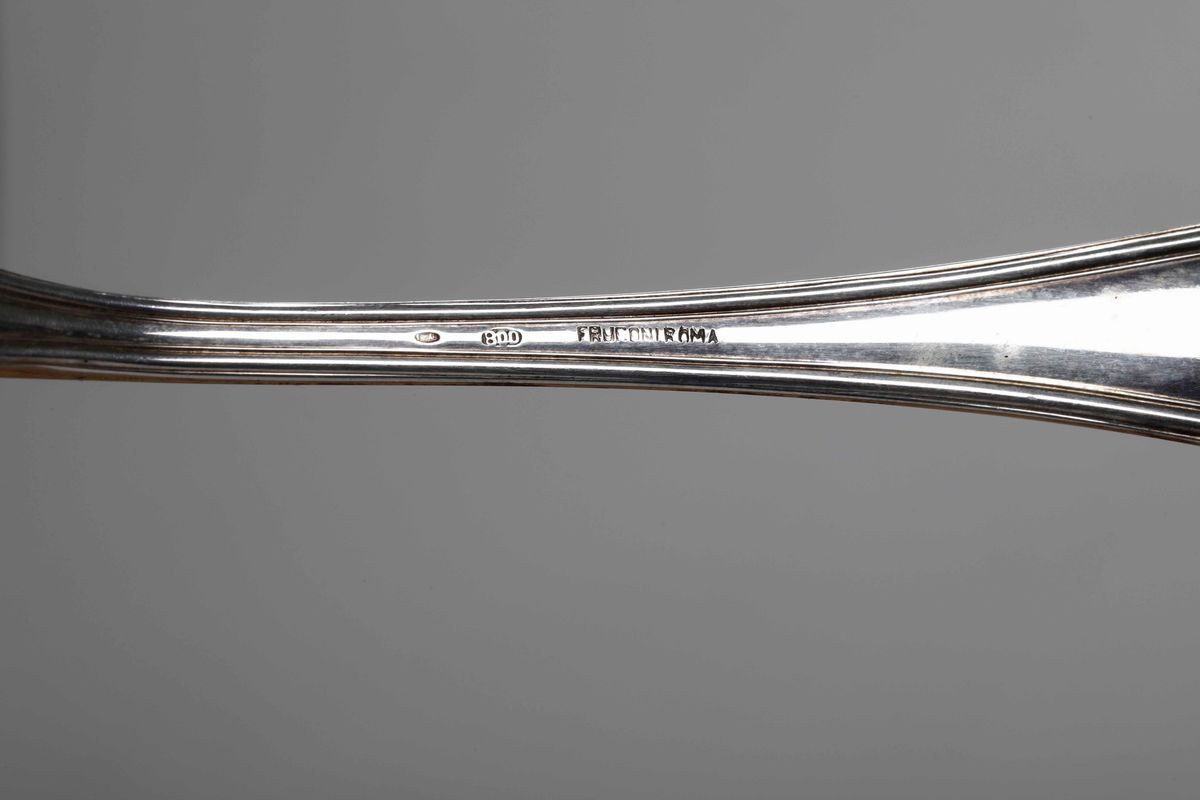 Servizio di Posate da Pesce in Argento Entro Custodia. Argenteria Italiana del XX Secolo. Argenti...