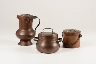 Gruppo Composto da Casseruola Cilindrica in Rame con Coperchio e Manico, Pentola in Rame e Versat...