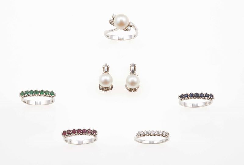 Lotto composto da cinque anelli ed un paio di orecchini  - Auction Jewels | Timed Auction - Cambi Casa d'Aste