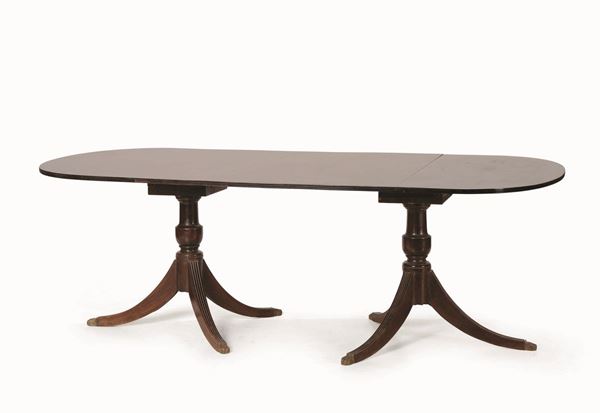 Tavolo in mogano. Inghilterra XIX secolo