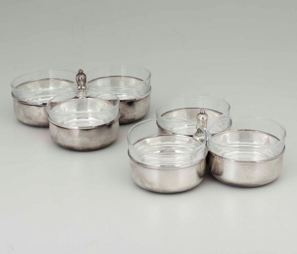 Coppia di porta bon bon con triplice vaschetta in argento e vetro. Argenteria italiana del XX secolo. Argentiere Cesa Alessandria