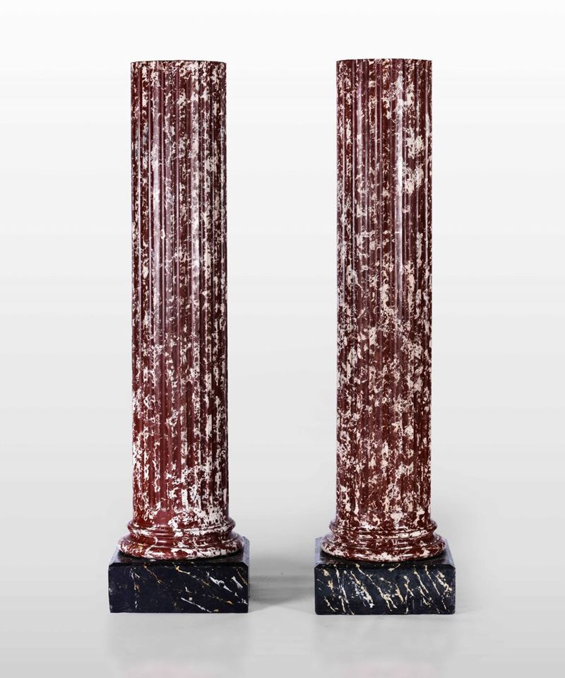 Coppia di colonne scanalate in scagliola a finto marmo, XIX secolo  - Asta La villa di campagna di Leonardo Botta - II - Cambi Casa d'Aste