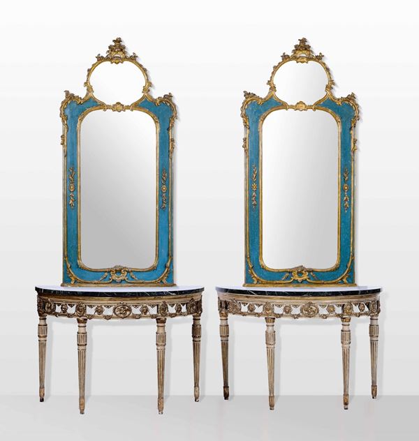 Coppia di consoles a demilune con specchiere in legno dorato e laccato. Italia XVIII-XIX secolo