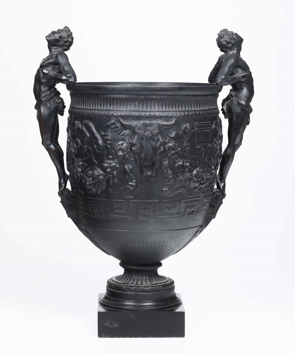 Vaso in Bronzo con Decori in Stile Neoclassico. Probabilmente Francia XIX-XX Secolo