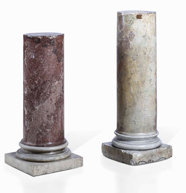 Due mezze colonne in scagliola dipinta a finto marmo. XX secolo