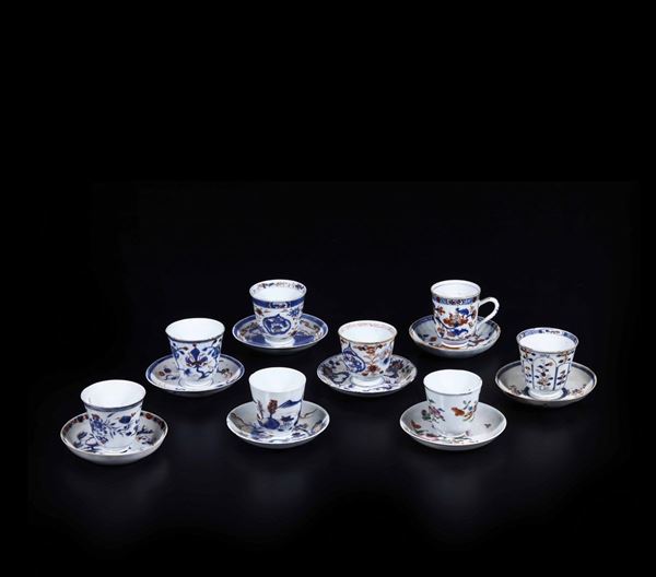 Lotto di otto tazze con piattini in porcellana con diverse decorazioni Compagnia delle Indie, Cina, Dinastia Qing, epoca Qianlong (1736-1796)
