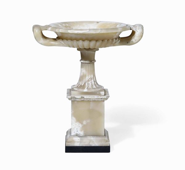 Tazza biansata in alabastro, XIX-XX secolo