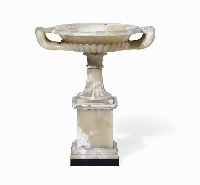 Tazza biansata in alabastro, XIX-XX secolo  - Asta La villa di campagna di Leonardo Botta - II - Cambi Casa d'Aste
