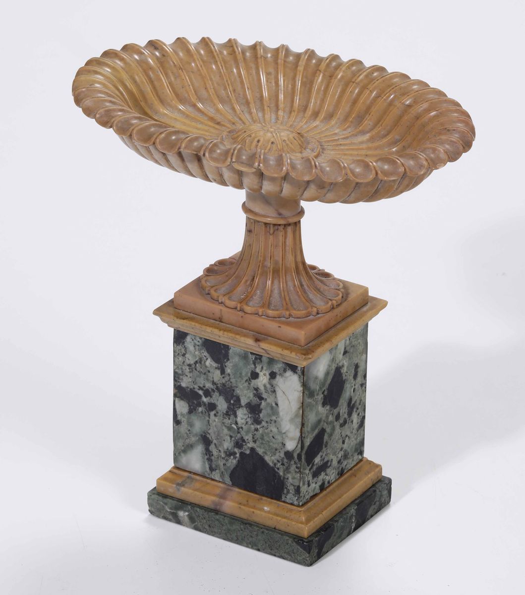 Tazza in Giallo Antico. Marmoraro Romano del XIX-XX Secolo