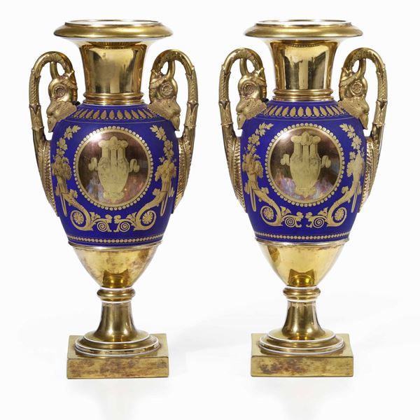 Rara coppia di vasi Parigi, 1820 circa