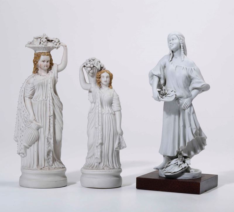 Tre figurine, XX secolo  - Auction The country villa of Leonardo Botta - II - Cambi Casa d'Aste