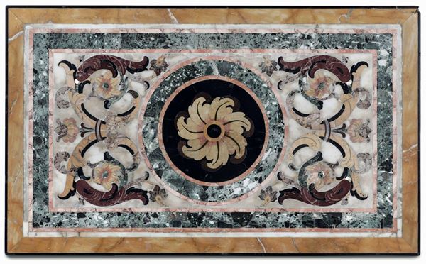 Piano in marmo con commesso in pietre dure, marmi colorati e madreperla Italia centro meridionale (Napoli?) XVII-XVIII secolo