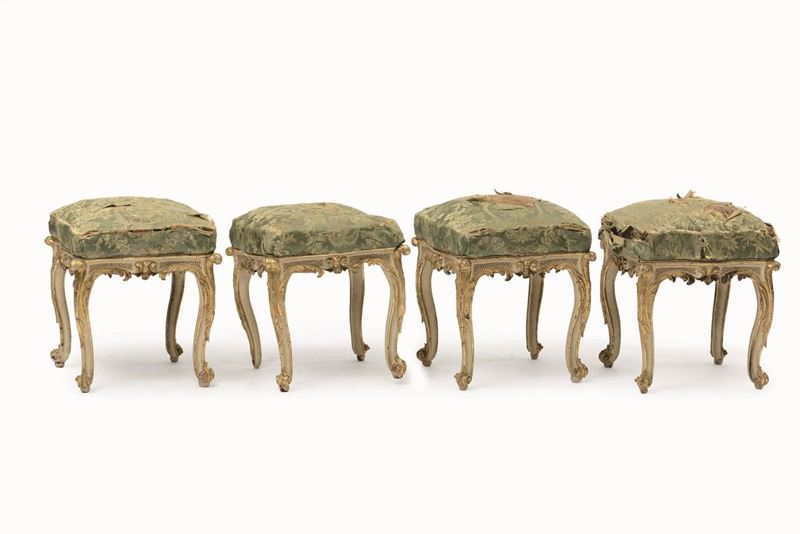 Quattro sgabelli in legno intagliato, laccato e dorato, XIX secolo  - Auction Important Artworks and Furniture - Cambi Casa d'Aste