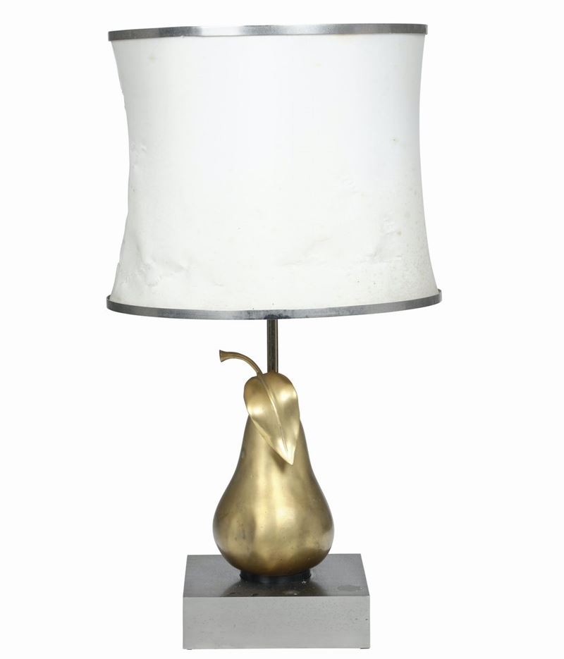 Lampada in metallo dorato a forma di pera. XX secolo  - Asta La villa di campagna di Leonardo Botta - II - Cambi Casa d'Aste