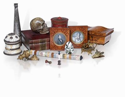 Lotto Composto da Coppia di Miniature, Due Bronzetti Dorati in Stile e Lotto di Oggetti da Scriva...