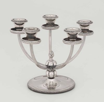 Candelabro in Argento a Conque Luci. Argenteria Italiana del XX Secolo