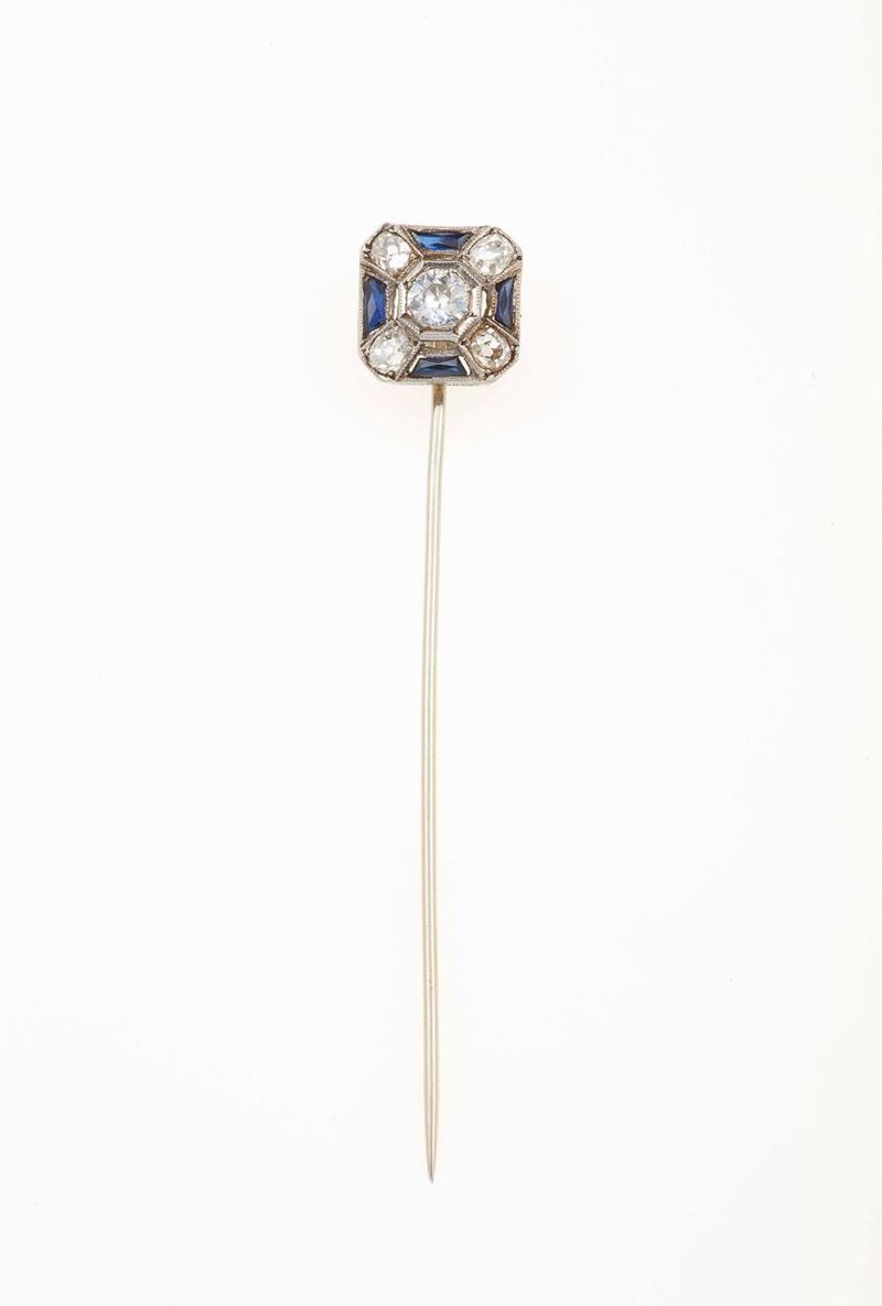 Spillone da cravatta con diamanti di vecchio taglio e zaffiri sintetici  - Auction Jewels | Timed Auction - Cambi Casa d'Aste