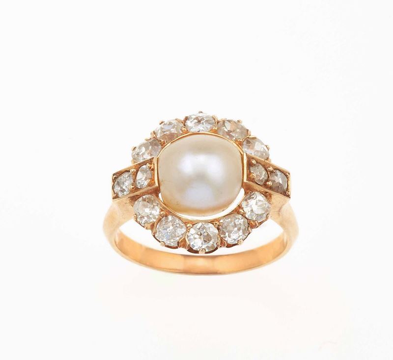 Anello con perla centrale e diamanti di vecchio taglio a contorno  - Auction Jewels | Timed Auction - Cambi Casa d'Aste