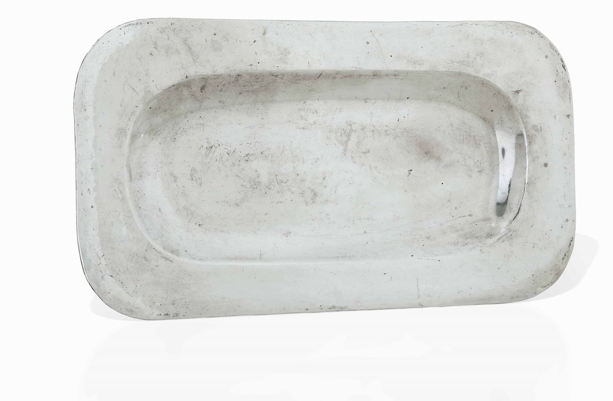 Vassoio Rettangolare in Argento Sbalzato. Argenteria Artistica Italiana del XX Secolo. Argentiere...