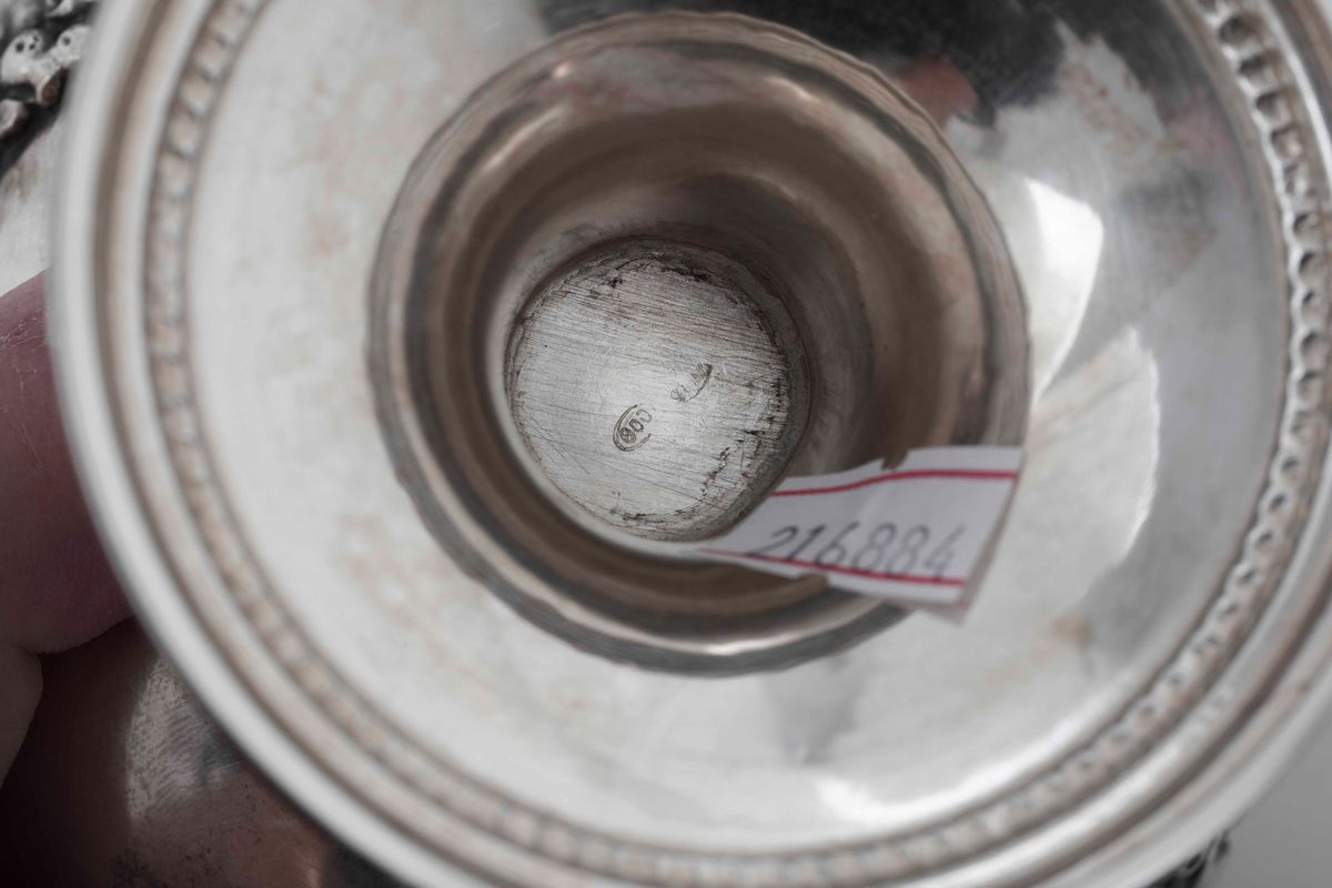 Servizio da Tè e Caffè in Argento Fuso e Cesellato. Argenteria Italiana del XX Secolo.