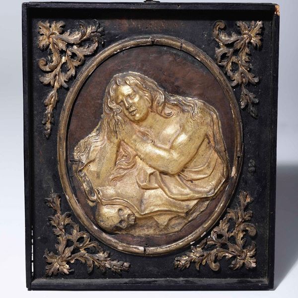 Maddalena penitente. Rilievo in rame sbalzato e dorato. Italia XVIII secolo