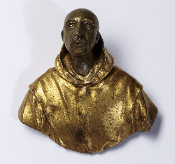 Busto di San Carlo Borromeo. Bronzo fuso, cesellato, patinato e dorato. Fonditore italiano del XVII-XVIII secolo
