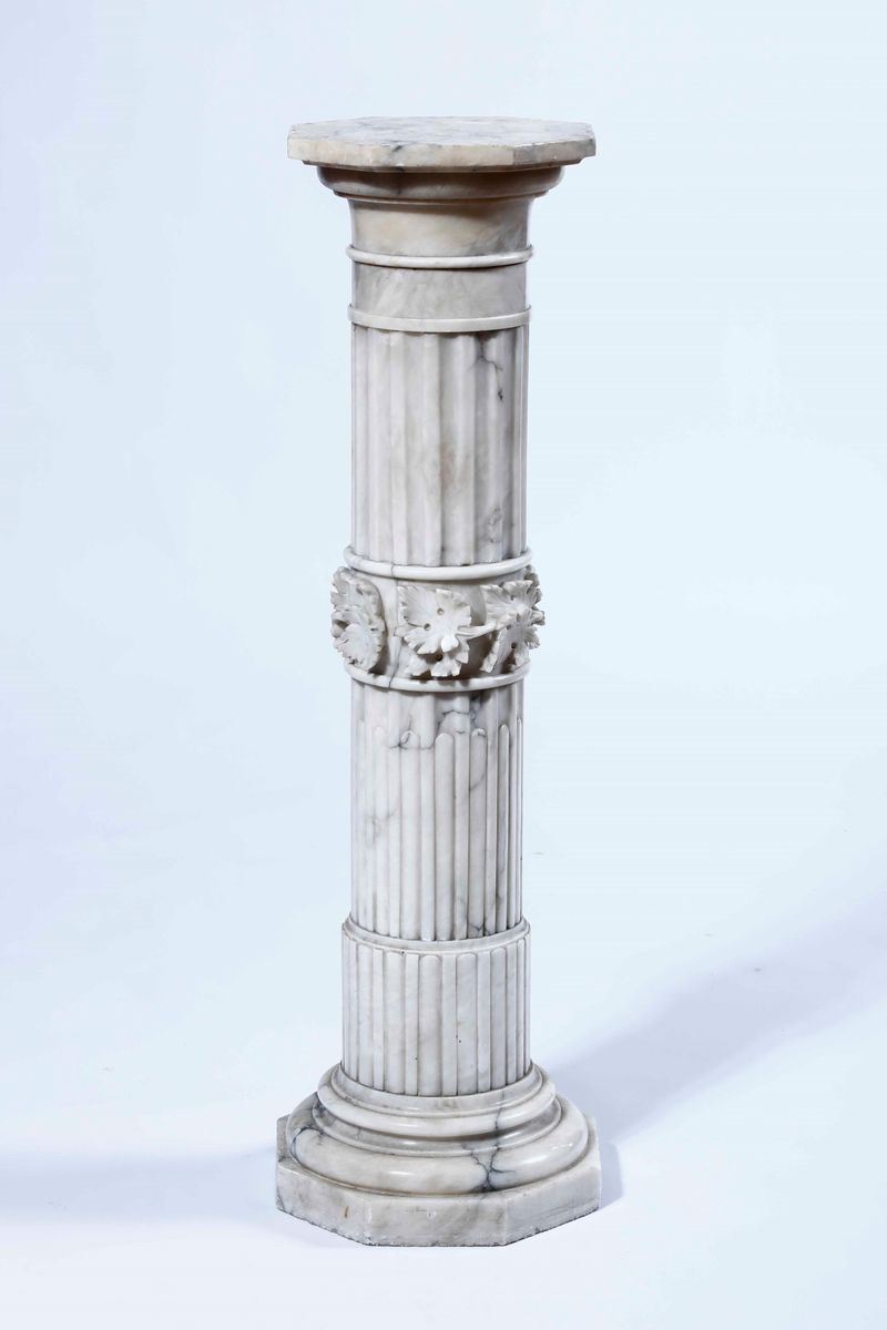 Colonna in marmo bianco  - Auction Antiques | Time Auction - Cambi Casa d'Aste