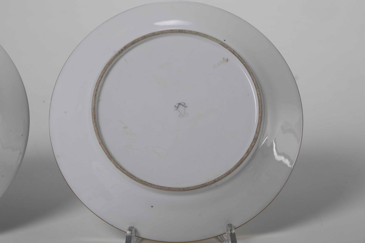 Rara Coppia di Piatti Erotici Napoli, Verso il 1830 (decorazione) Sèvres, 1814-1824 (porcellana)