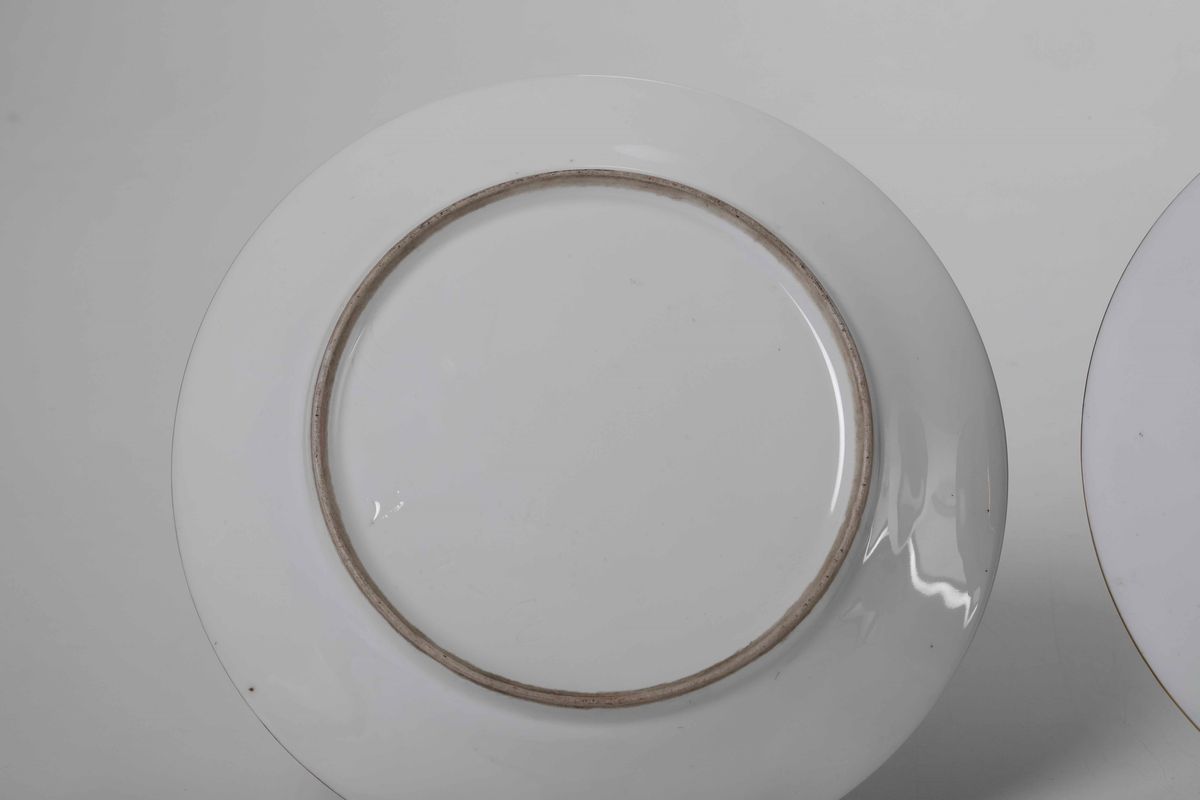 Rara Coppia di Piatti Erotici Napoli, Verso il 1830 (decorazione) Sèvres, 1814-1824 (porcellana)