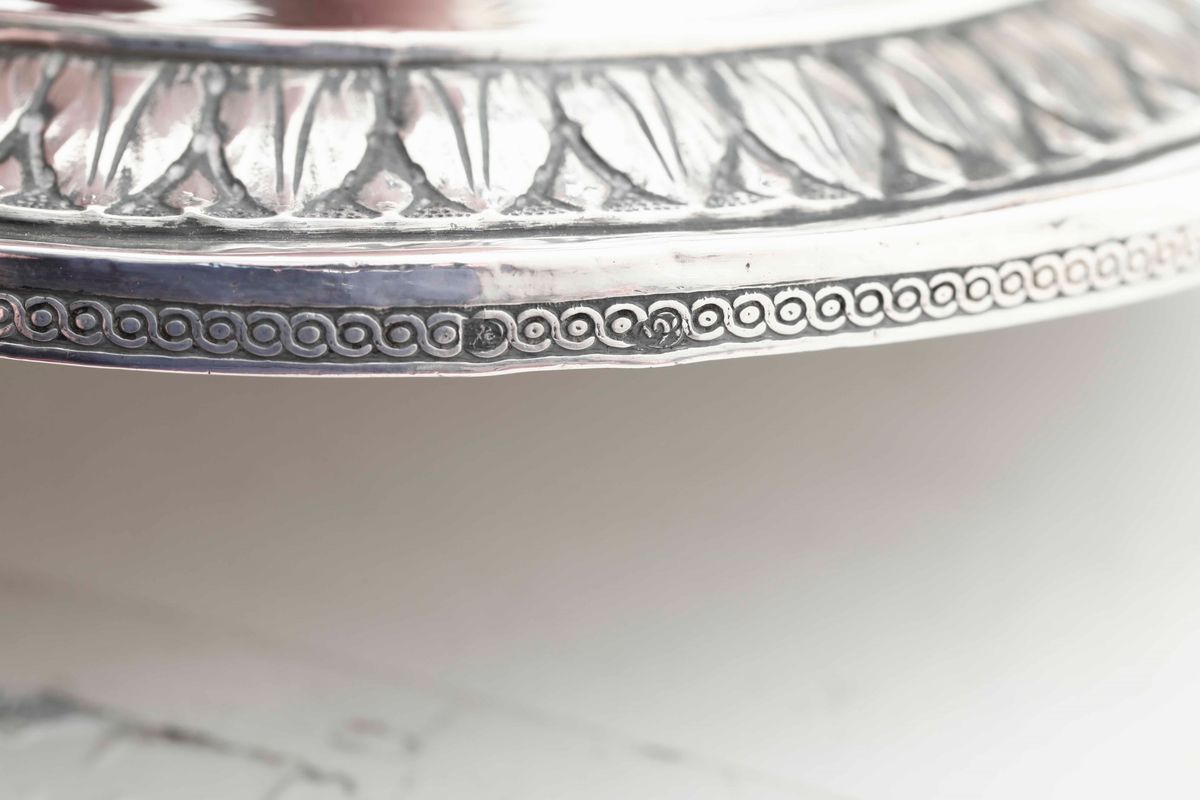 Tazza da Puerpera in Argento Fuso, Sbalzato e Cesellato. Angelo Giannotti, Roma XIX Secolo