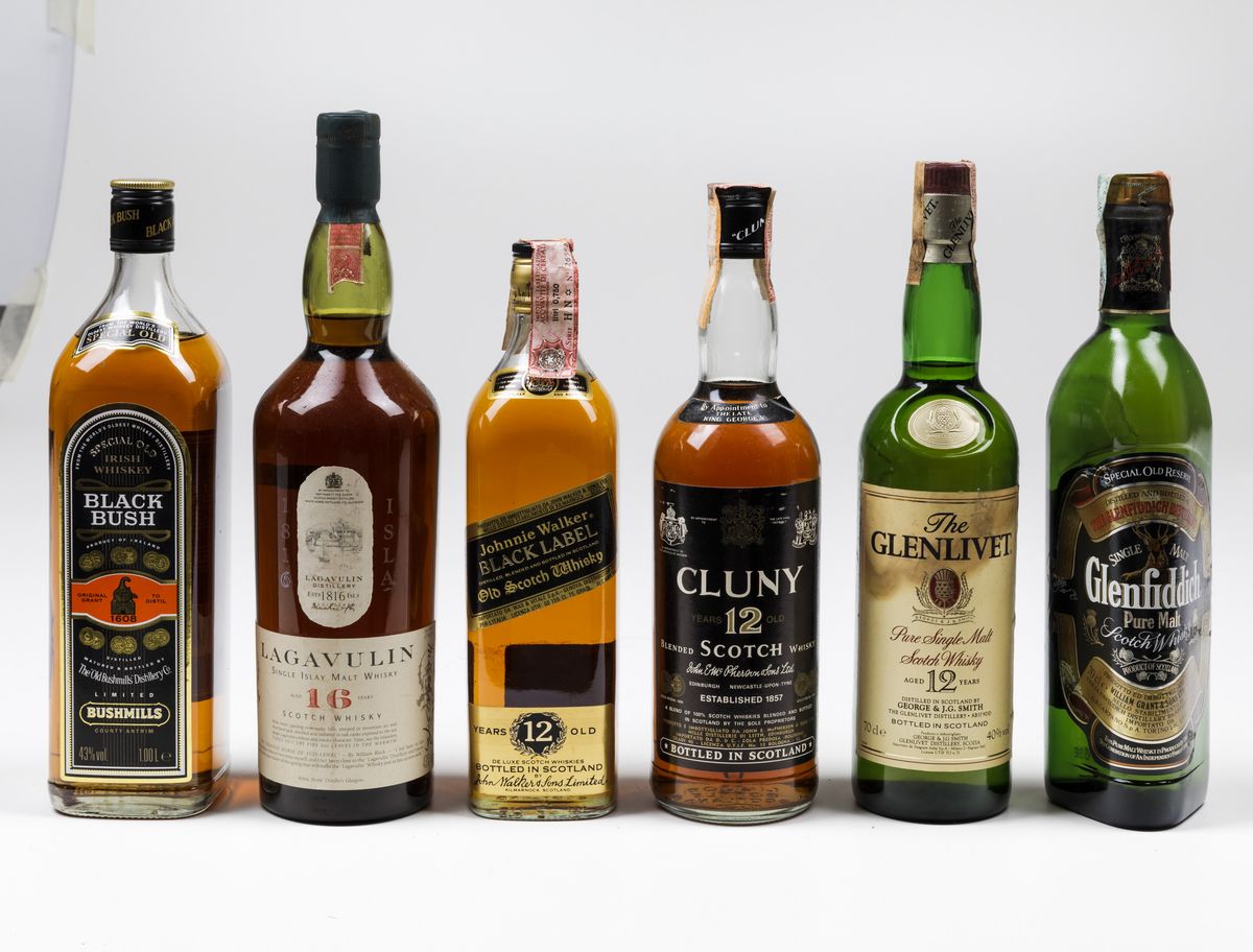 Johnnie Walker, Old Scotch Whisky Black Label 12 Years Bushmills, Old Irish Whiskey Black Bush Gl...