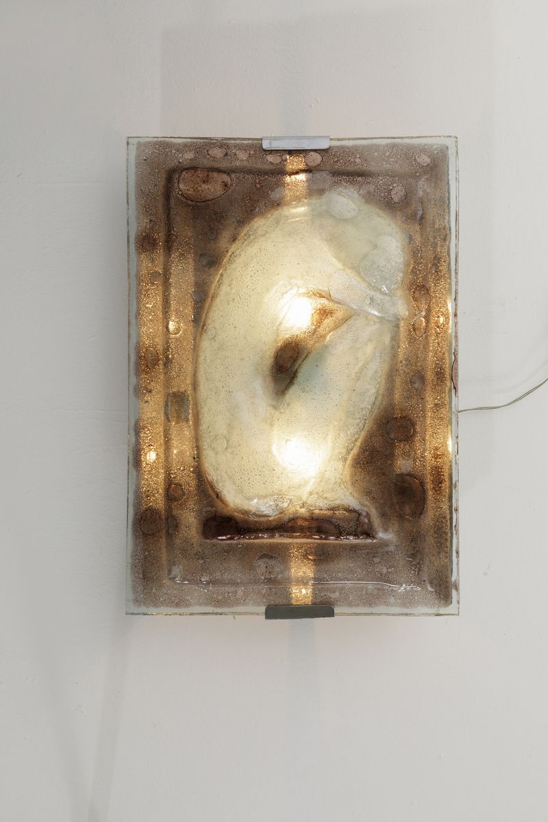Lampada a Parete con Struttura in Metallo Cromato e Diffusore in Vetro di Murano.