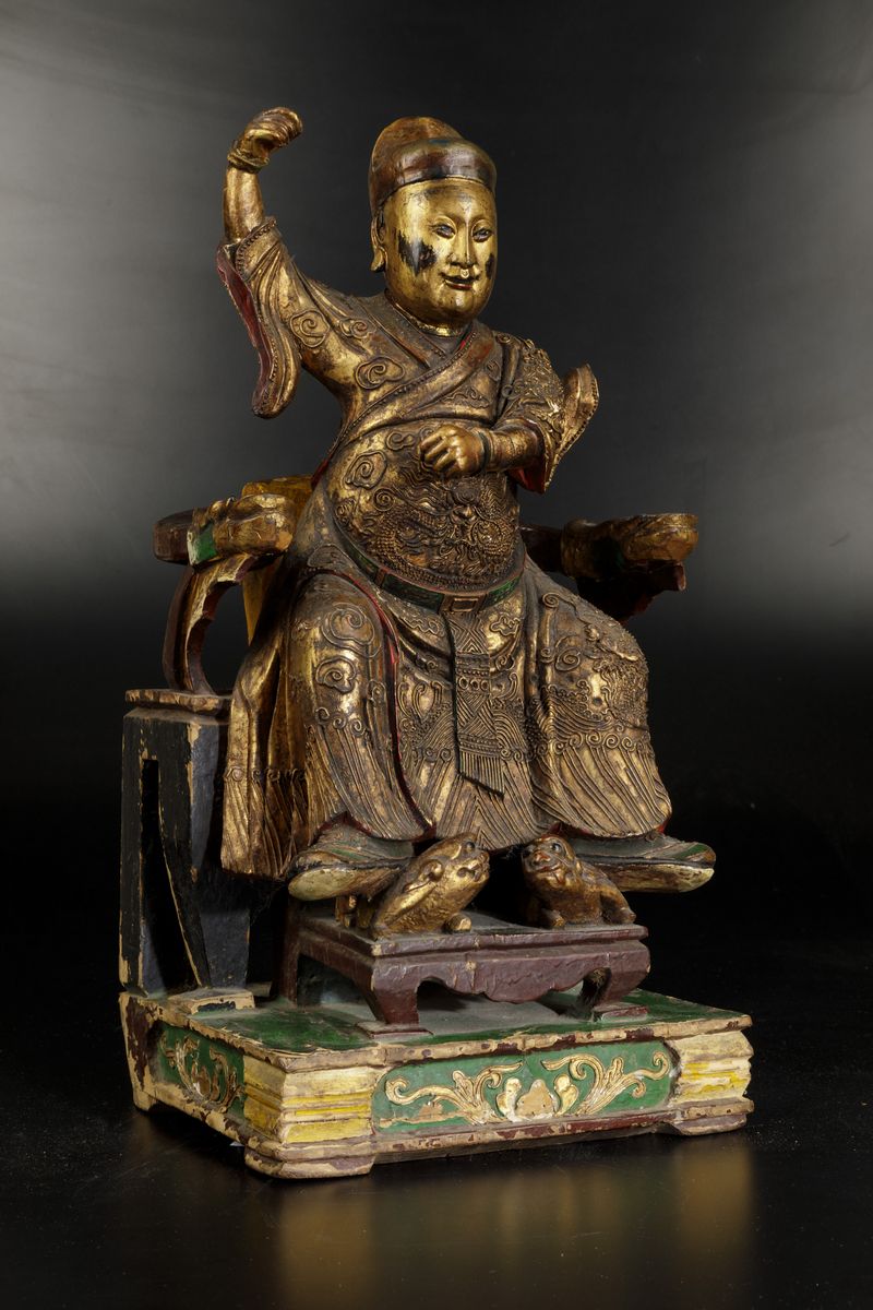 Figura di Guardiano Seduto in Legno Laccato, Cina, Dinastia Qing, Epoca Qianlong (1736-1796)