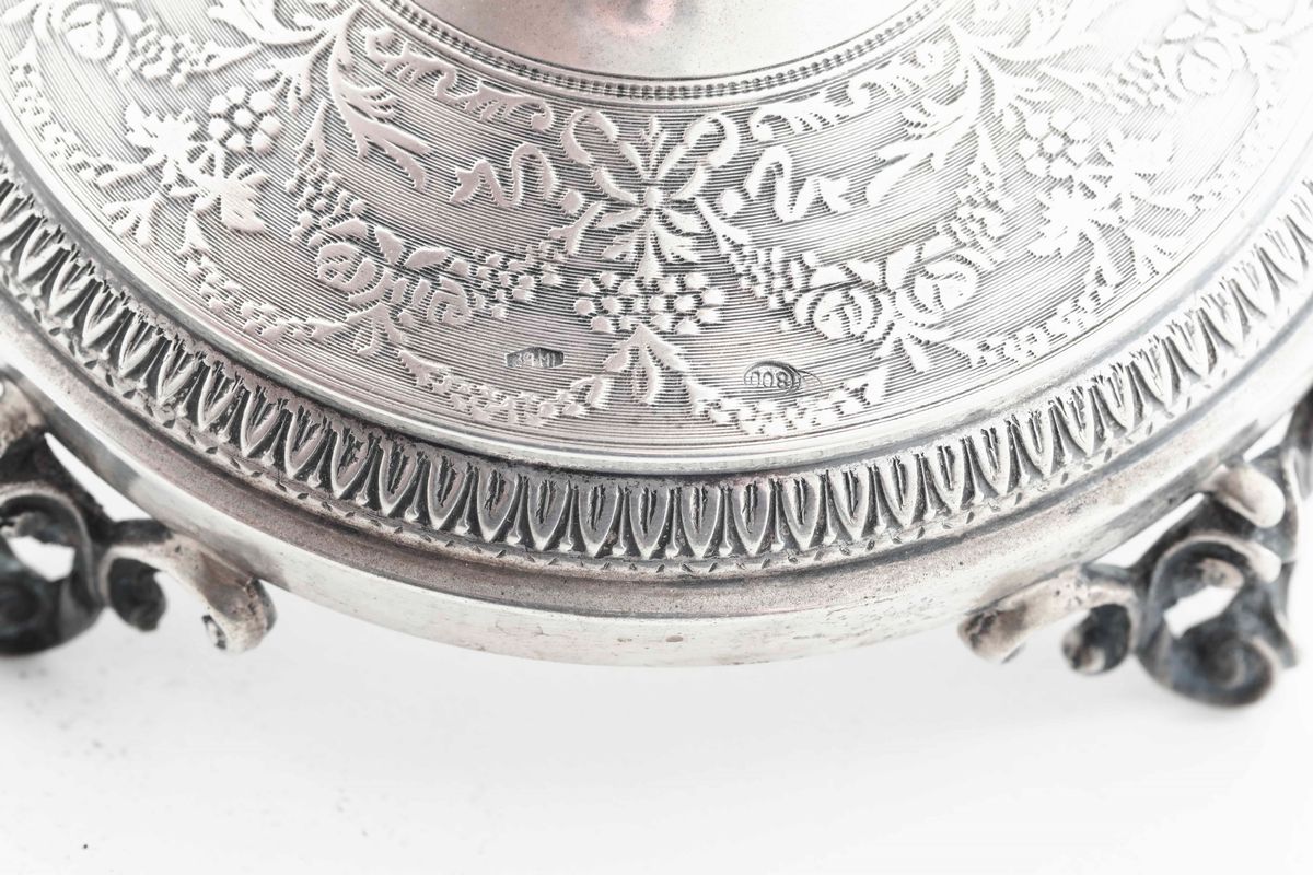 Coppia di Candelieri in Argento. Argenteria Artistica Italiana del XX Secolo. Argentiere F.lli Ca...