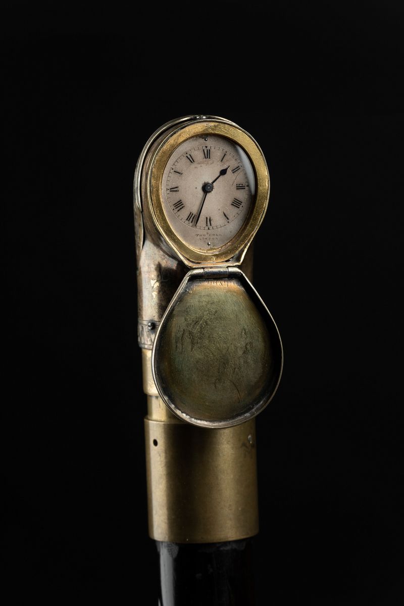 Bastone Orologio con Carica a Pressione del Palmo in Argento con Monogramma, Germania, Metà XIX S...