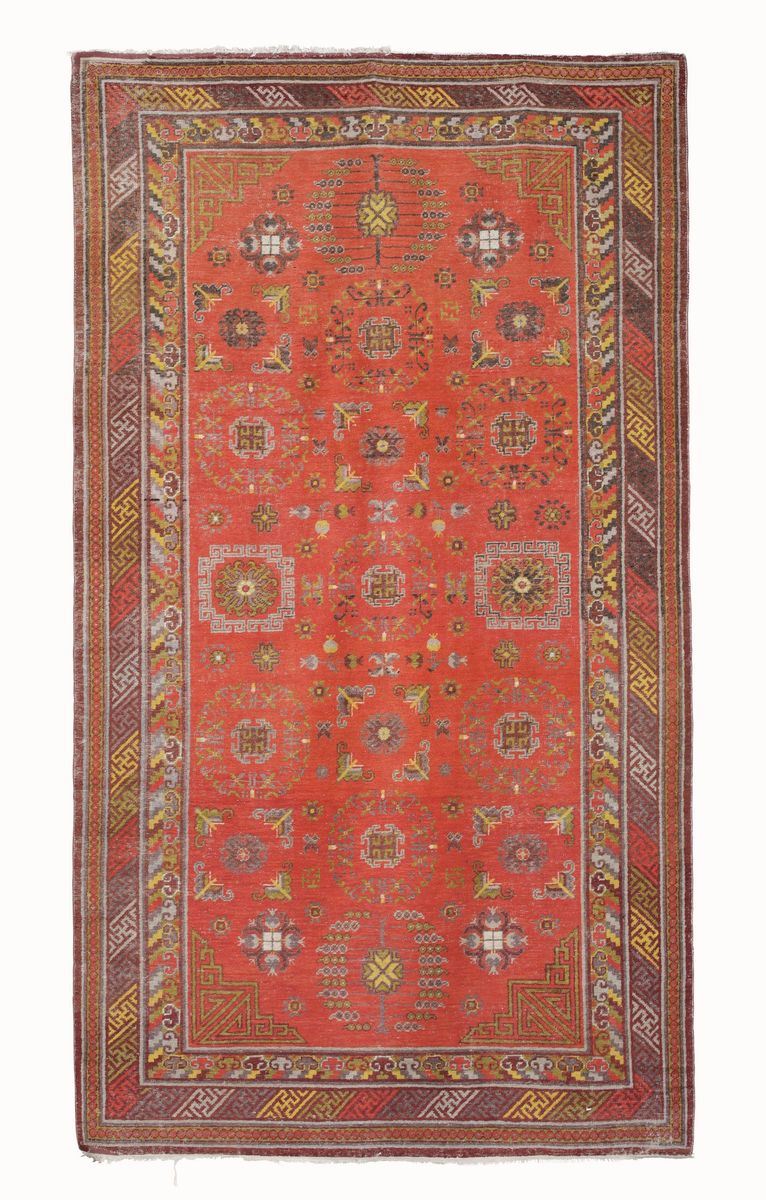 Tappeto Hotan, est Turkestan inizio XX secolo  - Auction Carpets - Timed Auction - Cambi Casa d'Aste