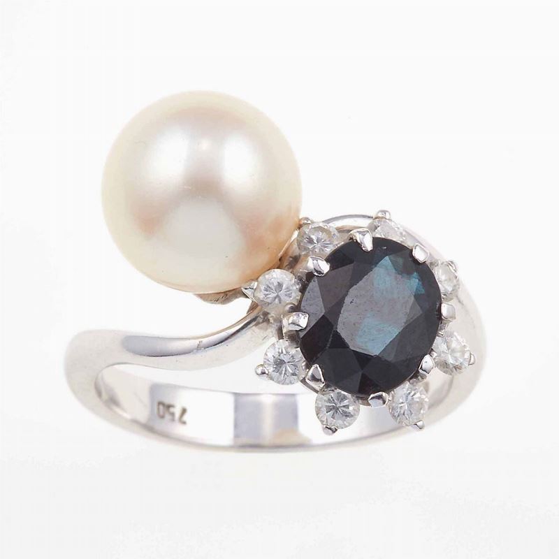 Anello contrarié con perla coltivata e zaffiro Australia con piccoli diamanti a contorno  - Auction Jewels | Timed Auction - Cambi Casa d'Aste