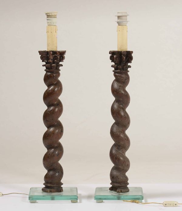 Due lampade in cristallo e legno a torchon
